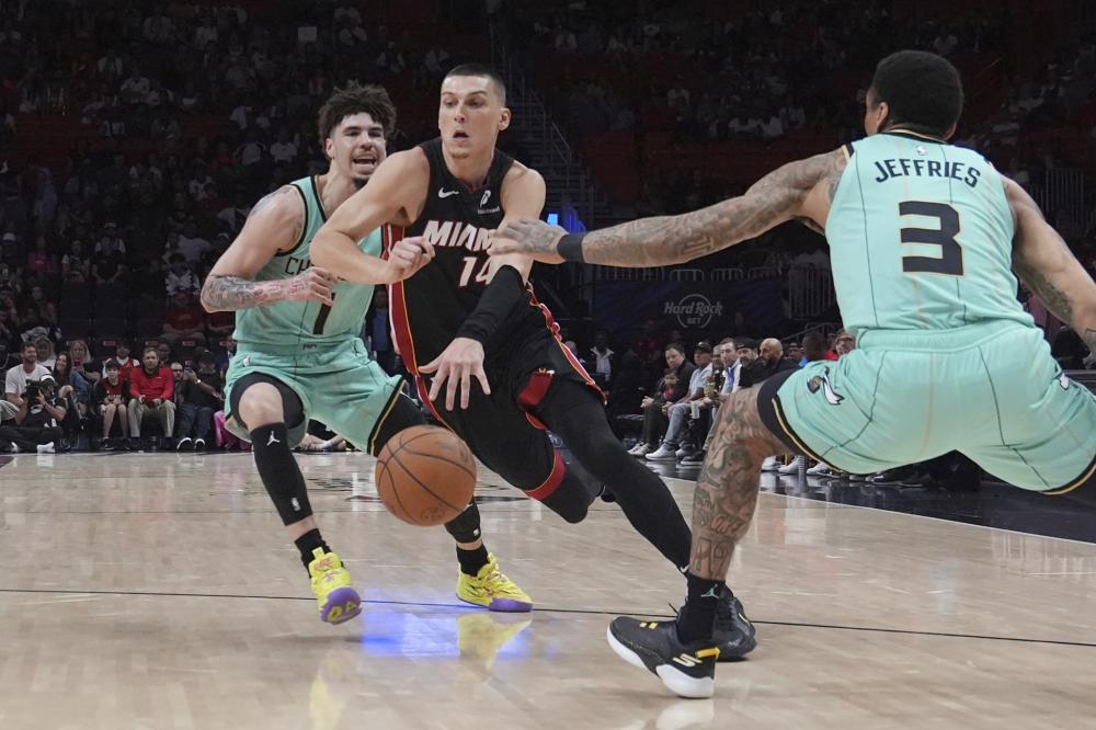 下意识地将 下意识地将