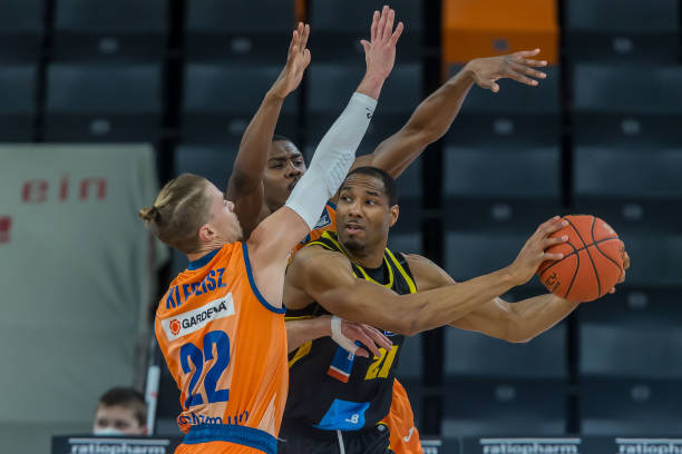 并且场均射 并且场均射